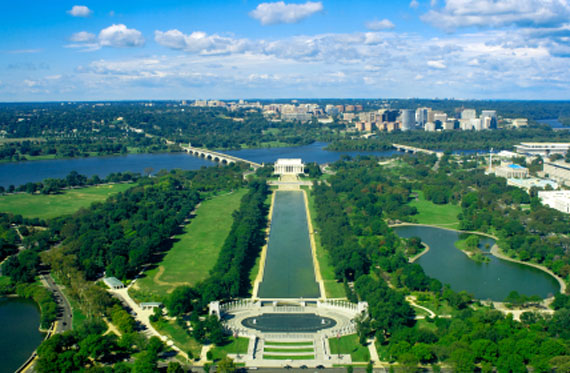 USA, Washington - Blick auf den WWII Memorial, das Lincoln Memorial und dem Potomac river ( Urlaub, Reisen, Lastminute-Reisen, Pauschalreisen )