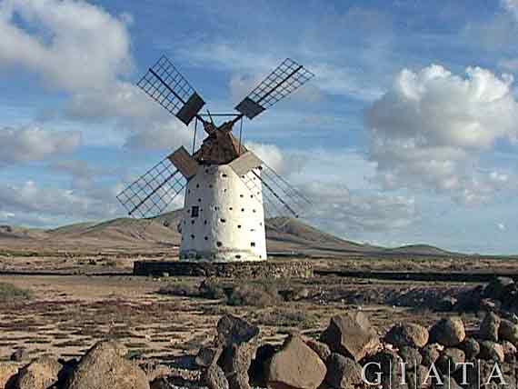 Windmühle bei Playa de Esquinzo, Fuerteventura, Kanaren ( Urlaub, Reisen, Lastminute-Reisen, Pauschalreisen )