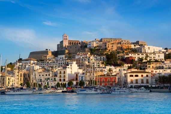 Spanien, Balearen, Ibiza - Stadt Ibiza, katalanisch Eivissa ( Urlaub, Reisen, Lastminute-Reisen, Pauschalreisen )