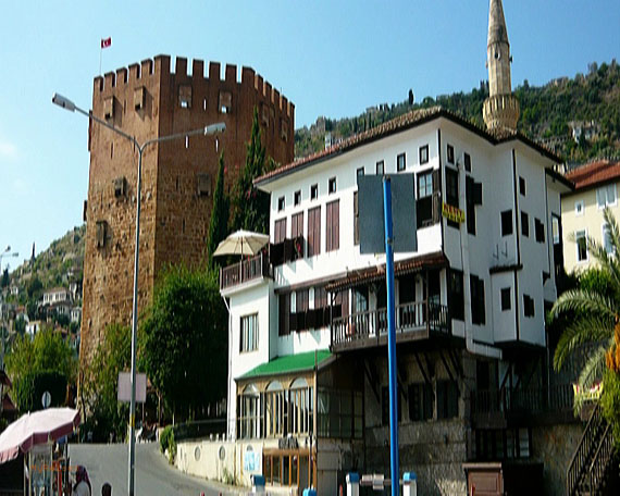 Roter-Turm in Alanya, Türkische Riviera, Türkei ( Urlaub, Reisen, Lastminute-Reisen, Pauschalreisen )