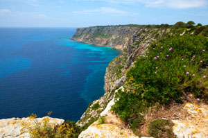 Balearen, Formentera - Felsküste  ( Urlaub, Reisen, Lastminute-Reisen, Pauschalreisen )