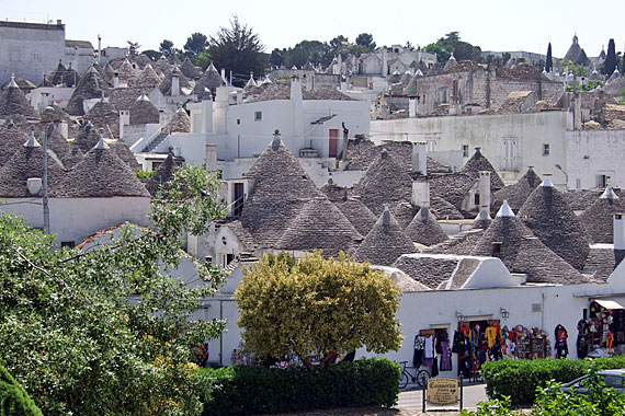 Italien, Apulien, Bari - Trulli in Alberobello (Urlaub, Reisen, Last-Minute-Reisen, Pauschalreisen)