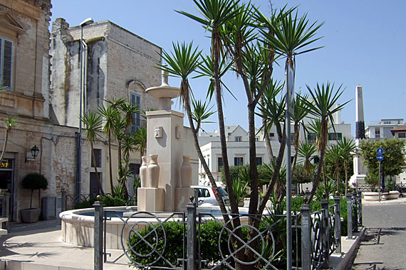 Italien, Apulien, Bari - Trulli in Alberobello (Urlaub, Reisen, Last-Minute-Reisen, Pauschalreisen)