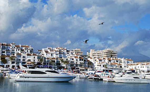Spanien, Costa del Sol, Marbella - Yachthafen Puerto Banús ( Urlaub, Reisen, Lastminute-Reisen, Pauschalreisen )