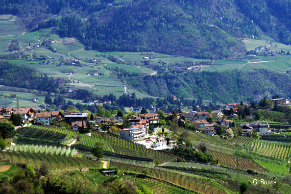 Dorf Tirol bei Meran - Suedtirol, Italien, Wandern, Hotel