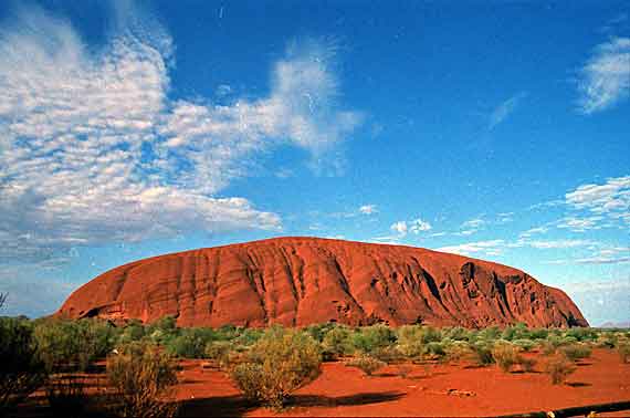 Australien, Ayers Rock in der Nähe von Alice Springs ( Urlaub, Reisen, Lastminute-Reisen, Pauschalreisen )
