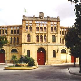 Stierkampfarena von El Puerto de Santa Maria, Spanien ( Urlaub, Reisen, Lastminute-Reisen, Pauschalreisen )
