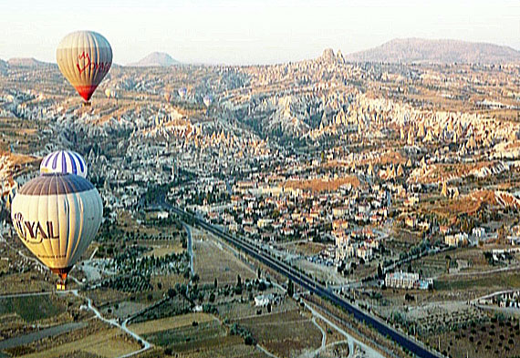 Türkei, Anatolien, Kappadokien – Göreme Ballonfahrt ( Urlaub, Reisen, Lastminute-Reisen, Pauschalreisen )