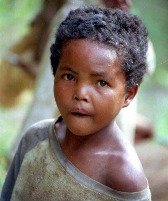 Kind in Madagaskar ( Urlaub, Reisen, Lastminute-Reisen, Pauschalreisen )