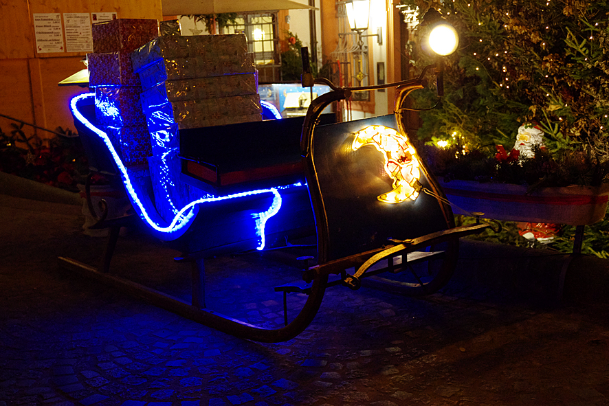 Krippen-Stadt - Bamberg ( Franken, Bayern ) - da ist jemand mit Geschenken unterwegs