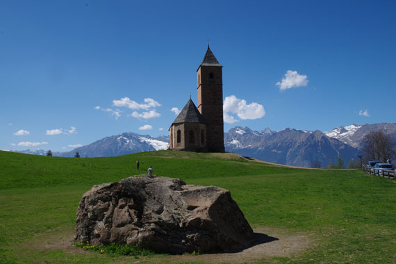  Kirche-Sankt-Kathrein in Hafling bei Meran, Südtirol, Italien