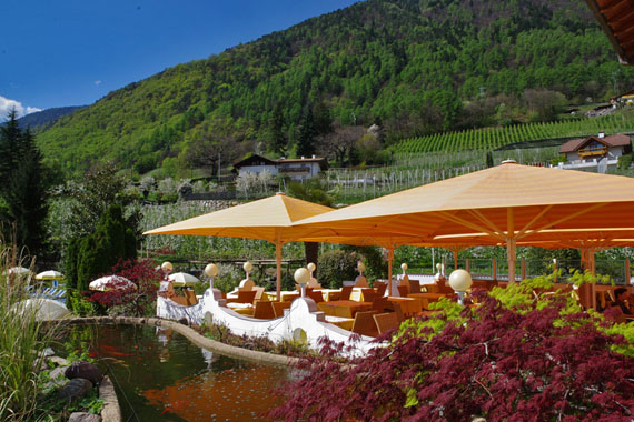 Landhaus Hotel Kristall – Marling bei Meran, Südtirol, Italien ( Urlaub, Reisen, Ferien, Wandern )
