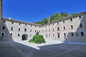 Mallorca - Kloster Lluc ( Urlaub, Reisen, Lastminute-Reisen, Pauschalreisen )