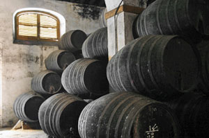 Spanien, Jerez de Frontera - Sherry-Eichenfässer (Urlaub, Reisen, Last-Minute-Reisen, Pauschalreisen)