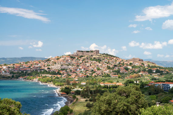 Nordostägäische-Insel Lesbos - Molyvos mit Festung ( Urlaub, Reisen, Lastminute-Reisen, Pauschalreisen )
