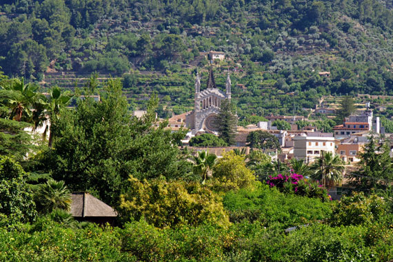 Mallorca, Soller - Ortsansicht ( Urlaub, Reisen, Lastminute-Reisen, Pauschalreisen )
